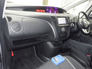 2009 Mazda Biante Van 4WD with Dual Sliding Door LOW Mileage 55,000 km — photo 6