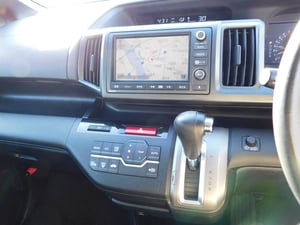 2010 Honda Stepwagon Van w/Dual Sliding Door 105,000 km — photo 6