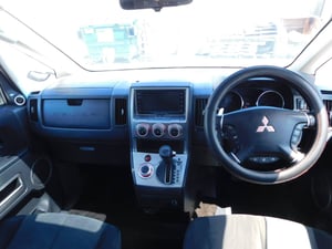 2007 Mitsubishi Delica D5 4WD w/Dual Sliding Door 153 km Stock in Canada — photo 3