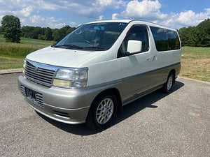1997 Nissan Elgrand Passenger Compartment (LxWxH),Inch 119x64x50 — photo 2