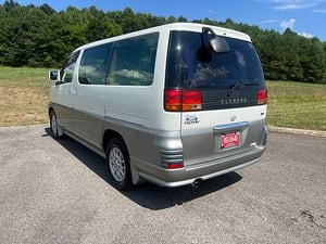 1997 Nissan Elgrand Passenger Compartment (LxWxH),Inch 119x64x50 — photo 4