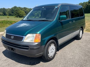 1997 Honda Stepwagon Passenger Compartment Mesurment (LxWxH),108x62x52 inch — photo 2