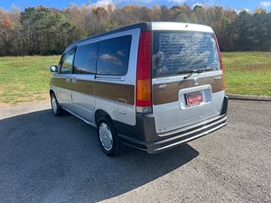 1997 Honda Stepwagon 4x4 Passenger Compartment Mesurment (LxWxH),108x62x52 inch — photo 3