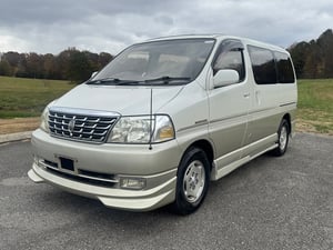 2000 Toyota Grand HiAce Passenger Compartment (LxWxH),Inch 113x64x53 — photo 2