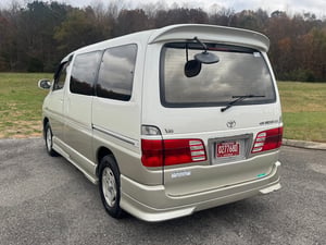 2000 Toyota Grand HiAce Passenger Compartment (LxWxH),Inch 113x64x53 — photo 4