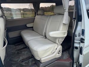 2000 Toyota Grand HiAce Passenger Compartment (LxWxH),Inch 113x64x53 — photo 6
