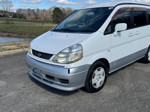 2000 Nissan Serena — photo 2