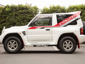 1997 Mitsubishi Pajero Evolution — photo 4