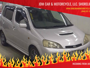 2000 Daihatsu YRV