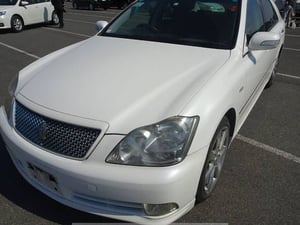 2005 TOYOTA CROWN ATHLETE — photo 2