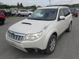2011 SUBARU FORESTER 2.0XT — photo 2