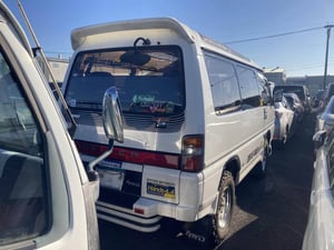 Mitsubishi Delica Starwagon Exceed 1991 — photo 4