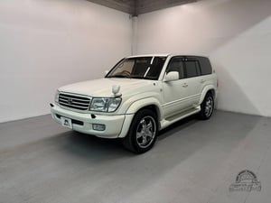 Toyota Land Cruiser VX Limited V8 1998 — photo 2