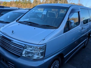 Nissan Elgrand 4WD X 2000