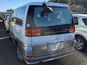 Nissan Elgrand 4WD X Limited 2001 — photo 4