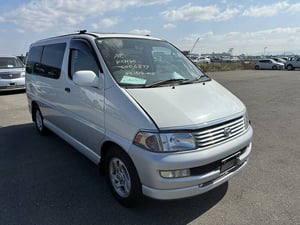 Toyota HiAce Regius 1997 — photo 3