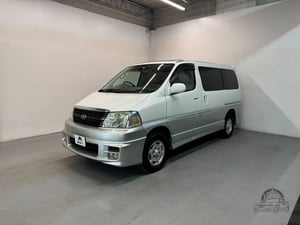Toyota Granvia 4WD 1999 — photo 2