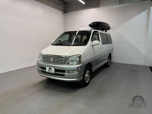 Toyota Regius V L-Package 4WD 1999 — photo 3