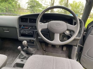 Toyota Hilux Pickup Double Cab SR 1994 — photo 6