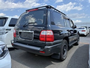 Toyota Land Cruiser Cygnus 1999 — photo 2