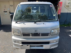 1999 Daihatsu Hijet 4WD Mini Truck — photo 2