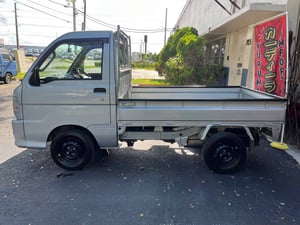 1999 Daihatsu Hijet 4WD Mini Truck — photo 4