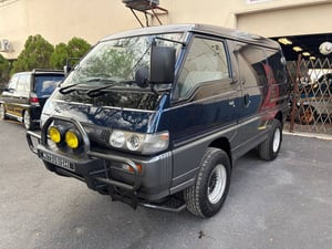 1996 Mitsubishi Delica Turbo Diesel Star Wagon GLX P35W — photo 3