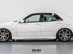 1999 Toyota Altezza — photo 4