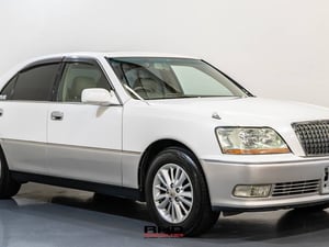 2000 Toyota Crown V8