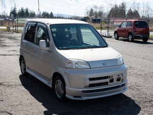 2001 Honda Life L — photo 3