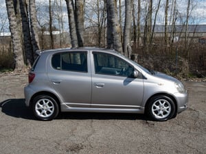 2001 Toyota Vitz RS — photo 6